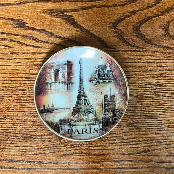 Dessapt Editions Souvenir From Paris France Collector's Plate With Stand - Picture 6 of 6
